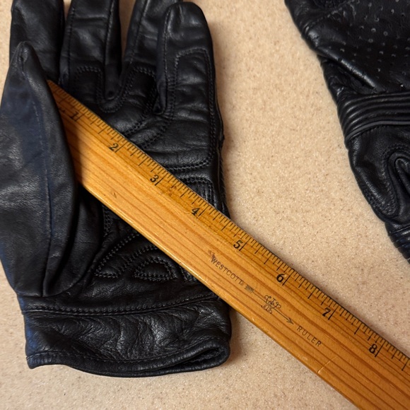 Harley-Davidson Perforated Black Riding Gloves - Picture 8 of 9